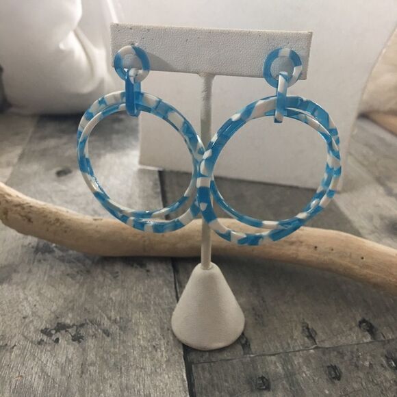 Tortoise Blue Acrylic Double Hoop Earrings - Picture 5 of 7
